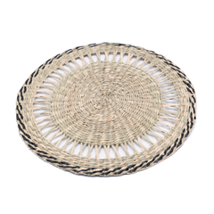 Couronne Alizée - Set de table rond en jonc de mer avec liseré noir – vue 2 – Produit artisanal fait à la main · Kuênia