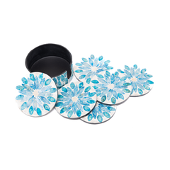 Corolle de Topaze - Coffret de 6 sous-verres tout nacre, motif floral bleu – vue 4 – Produit artisanal fait à la main · Kuênia