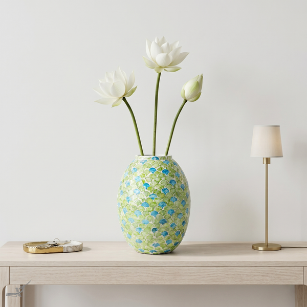 Sirena - Curved vase in mother-of-pearl marquetry, green and blue scales pattern – staged view – Handcrafted product, handmade · Kuênia